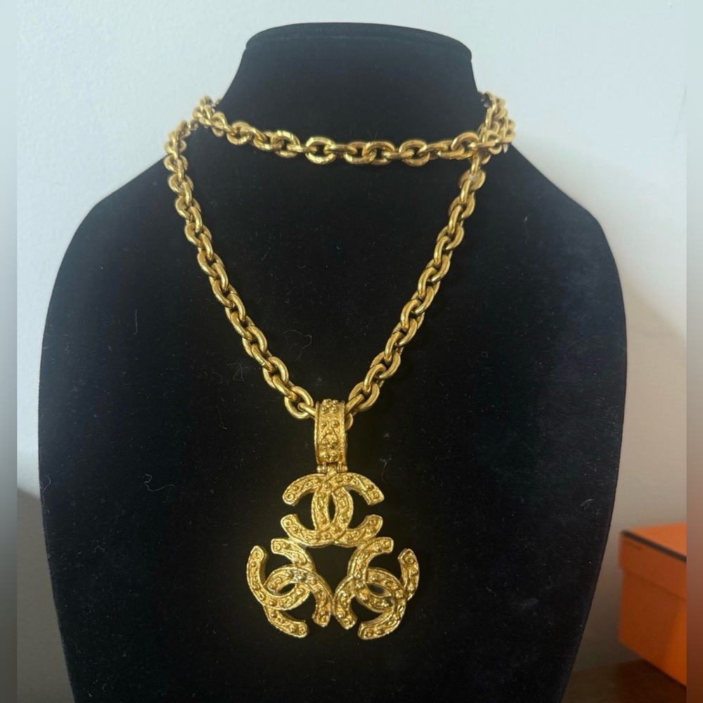Chanel vintage CC trinity pendant necklace gold Certificate of Authenticity
